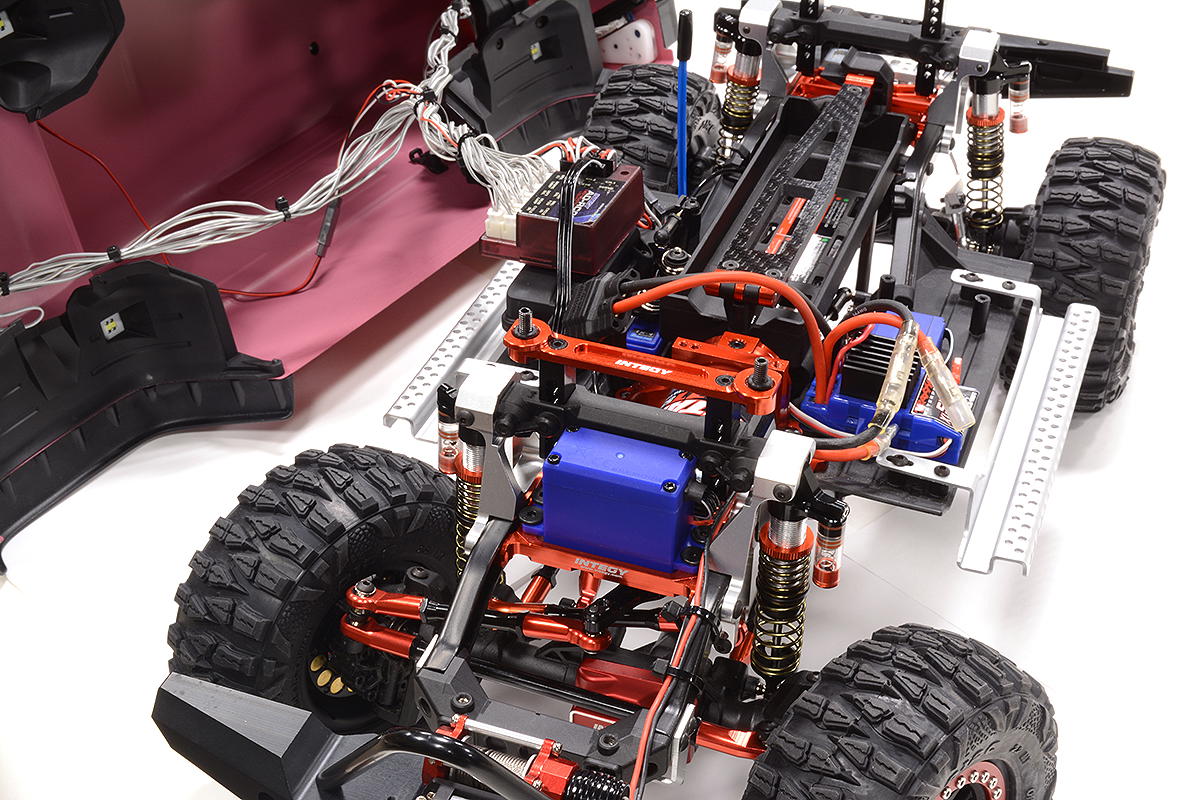 Traxxas TRX-4 Steering Servo Mount & Chassis Cross Traxxas TRX-4 Steering Servo Mount & Chassis Cross